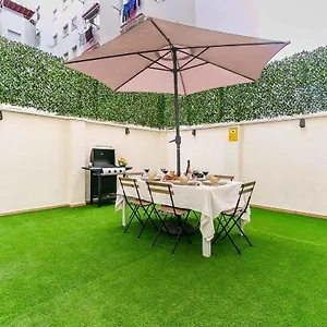 https://deluxe-bajo-con-terraza-homeabroad-apartments.hotelsinnerja.org